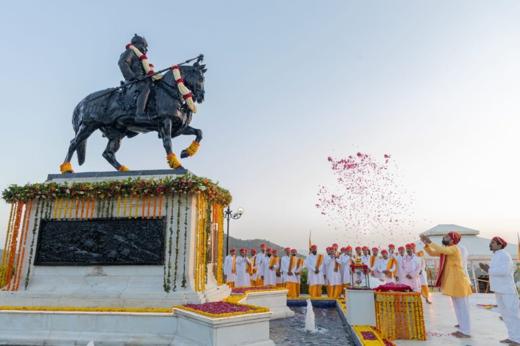 प्रताप के आदर्श जीवन मूल्य-नैतिक कर्तव्य आदर्श युवा का निर्माण करते हैं : डॉ. लक्ष्यराज सिंह