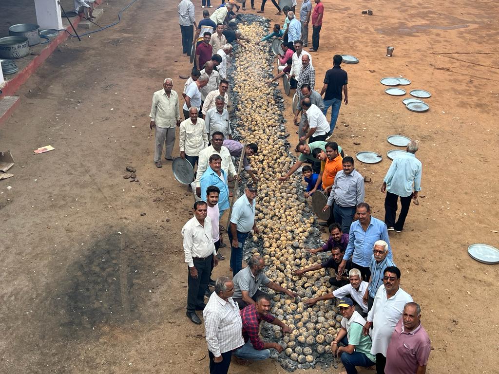 बारिश के लिए मेनारिया समाज ने की भगवान चारभुजाजी की महाप्रसादी