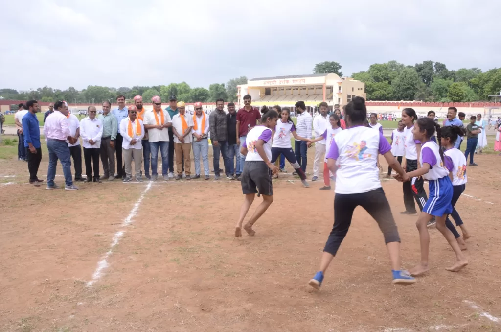 शहरी ओलंपिक में बच्चे, बड़े सब दिखा रहे दम, कोई कबड्डी तो कोई खो-खो में आगे, सब तरफ खेल का माहौल…यहां देखें तस्वीरें