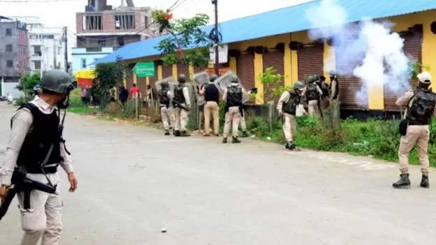 हैडलाइंस आज : कुत्तों को लड़ाई में फायरिंग 2 को मौत, मणिपुर में फिर हिंसा