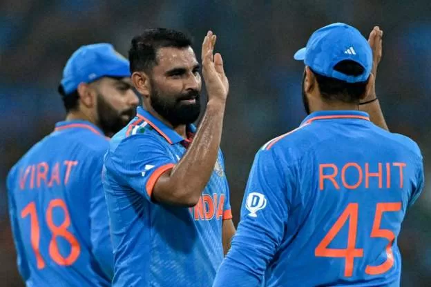क्रिकेट वर्ल्डकप : लखनऊ में भारत ने इंग्लैंड को 100 रनों से हराया