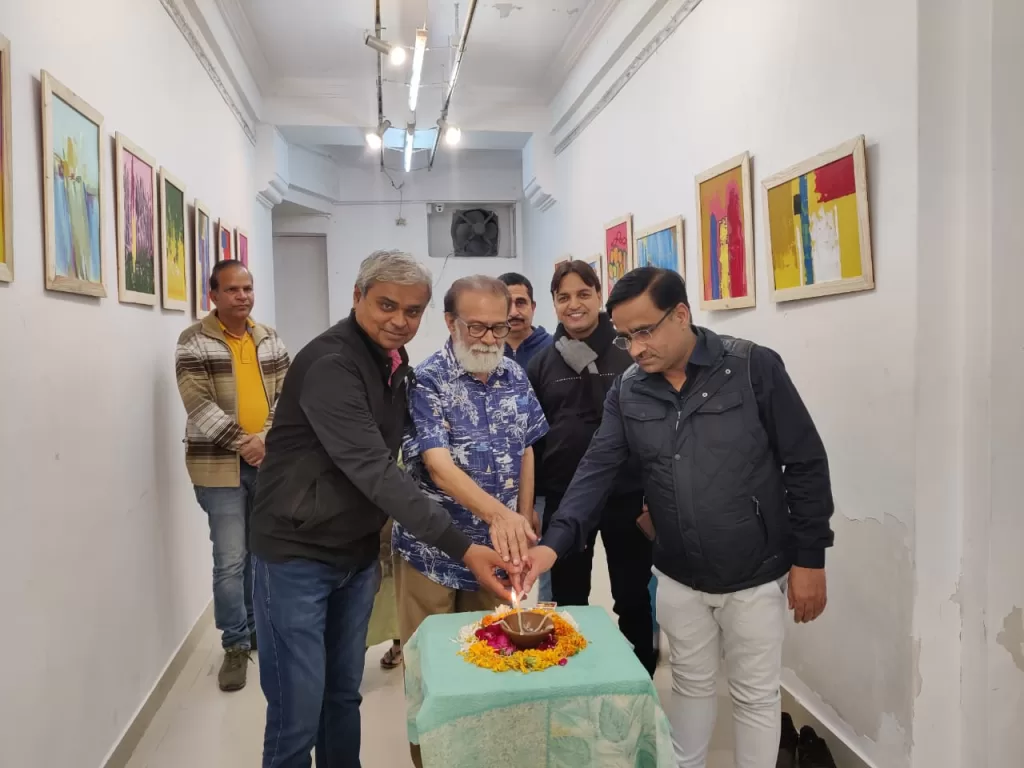 उदयपुर : बागोर की हवेली में मॉडर्न आर्ट की पेंटिंग प्रदर्शनी का शुभारंभ