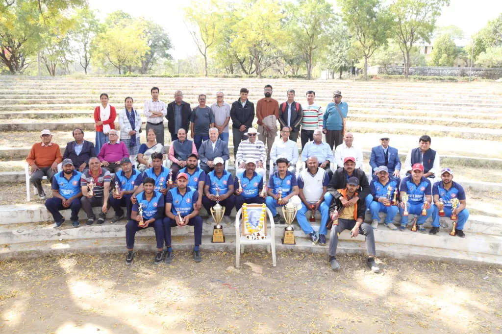 18 वां बाबा मेमोरियल क्रिकेट मैच : विद्याबन्धु संघ टीम ने जीती ट्रॉफी