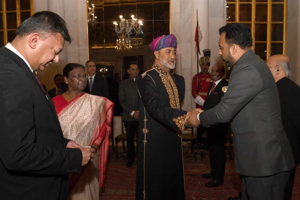 The royal news : ओमान के सुल्तान हैथम बिन तारिक से डॉ. लक्ष्यराज सिंह मेवाड़ ने की शिष्टाचार भेंट