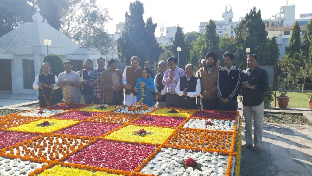 आधुनिक राजस्थान के निर्माता एवं पूर्व मुख्यमंत्री मोहनलाल सुखाड़िया की 42वीं पुण्यतिथि पर पुष्पांजलि अर्पित