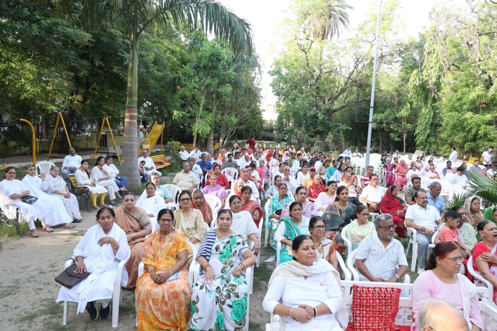 ब्रह्माकुमारीज ईश्वरीय विश्व विश्विद्यालय : अलविदा तनाव हैप्पीनैस प्रोग्राम अलौकिक (ईश्वरीय ) जन्म उत्सव मना साधकों को शिव बाबा की गोेद में होने की दिलाई अनुभूती