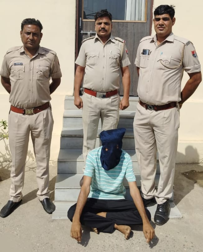 उदयपुर सवीना पुलिस : नागा साधु के वेश में संकट दूर करने और धन प्राप्ति का प्रलोभन देकर लूट का आरोपी गिरफ्तार