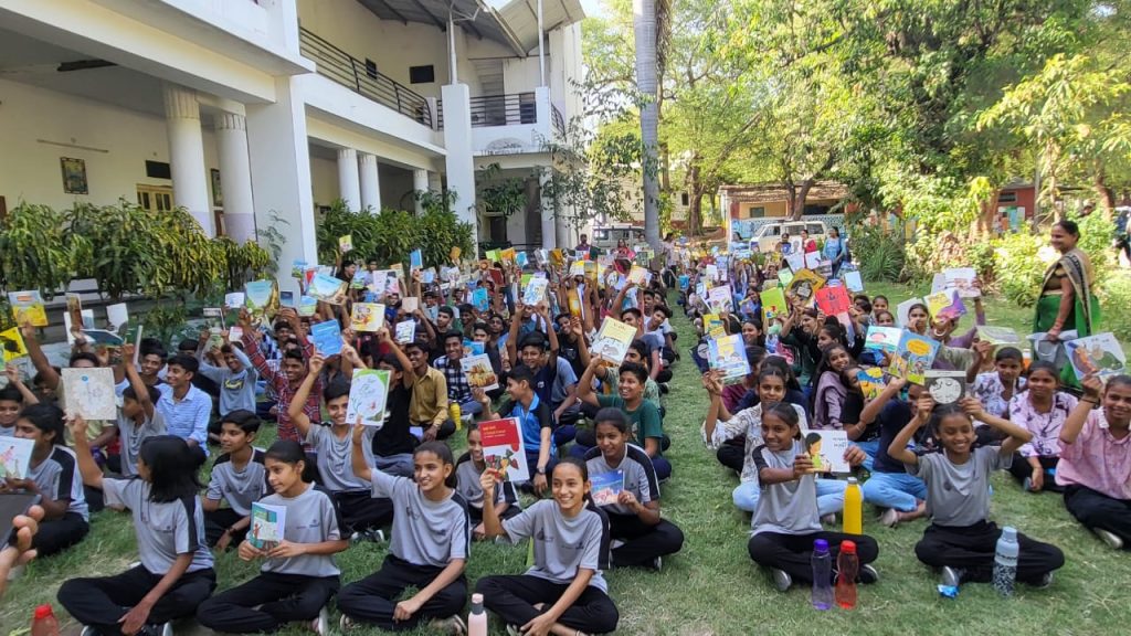 विद्या भवन शिक्षा संदर्भ केंद्र द्वारा ‘समझ के साथ पढ़ना’ अभियान के तहत ‘दोस्त के लिए पुस्तक’ “बुक फॉर फ्रेंड” कार्यक्रम