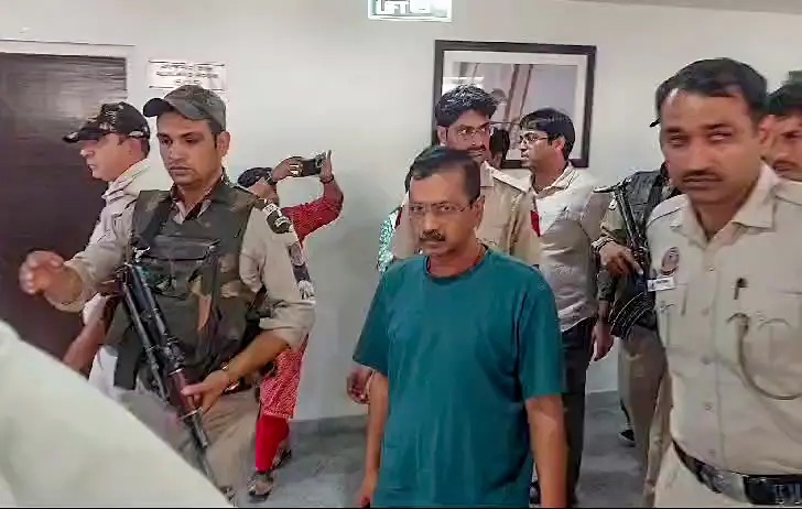 देश दुनिया की हेडलाइंस : केजरीवाल को सीबीआई ने किया गिरफ्तार, अमेरिका से रिहा असांज आस्ट्रेलिया पहुंचे