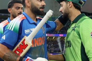 भारत से हार पर पाकिस्तान में ग़ुस्सा, टीम पर लगे गुटबाज़ी और चयन में पक्षपात के आरोप