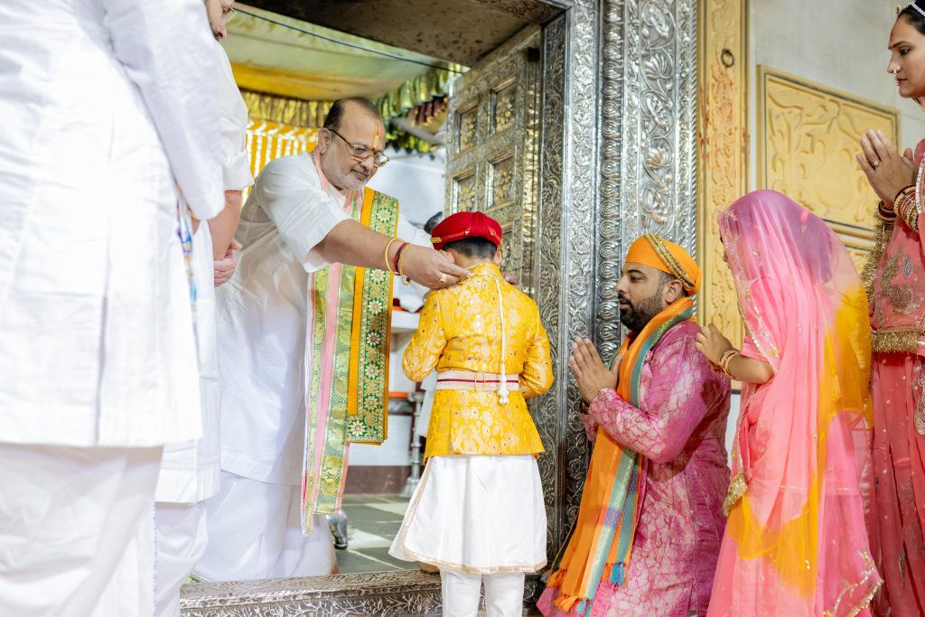 रॉयल न्यूज : मेवाड़ की राजशाही रवायत का जलवा, गद्दी परंपरा के बाद पहली मर्तबा द्वारकाधीश दरबार में दस्तगाह