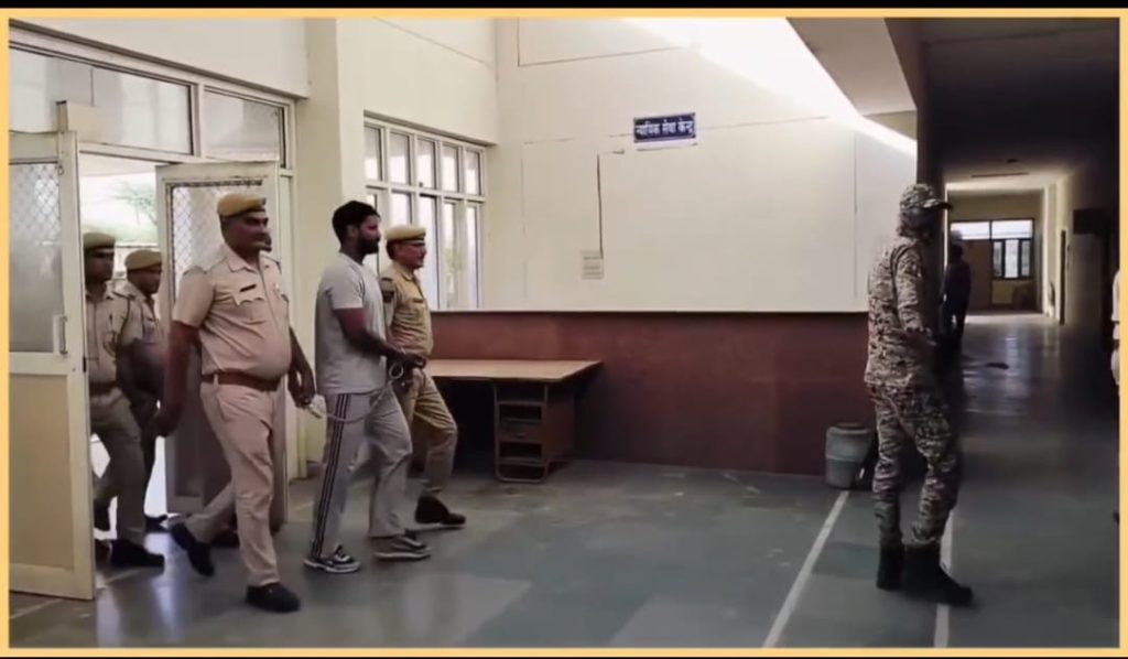 क्राइम स्टोरी : 6 साल की फरारी के बाद पकड़ में आया एक लाख का ईनामी गैंगस्टर ‘लारा’