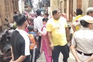 दिल्ली के मजनू का टीला में डबल मर्डर : दोस्ती की दरार बनी खून का दरिया, 6 महीने की मासूम भी नहीं बख्शी गई