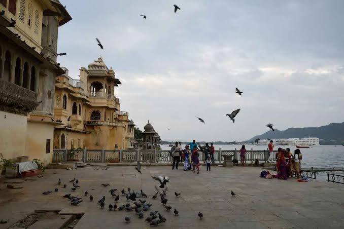 घाट बचाओ – संस्कृति बचाओ : झीलों की स्वच्छता और आस्था के केंद्र खतरे में