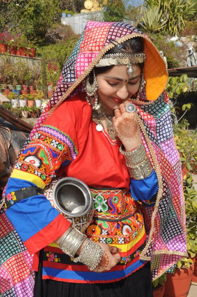 विश्व पर्यटन दिवस पर फोटो जर्नलिस्ट कमल कुमावत के लेंस से : राजस्थानी ड्रेस बनी सैलानियों की पहली पसंद
