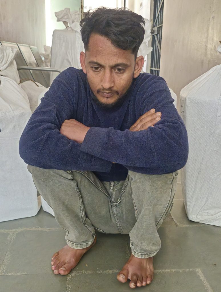 ट्रांसपोर्ट के रास्ते नशे की सप्लाई बेनकाब, 3820 कोडिन शीशियों के साथ आरोपी गिरफ्तार