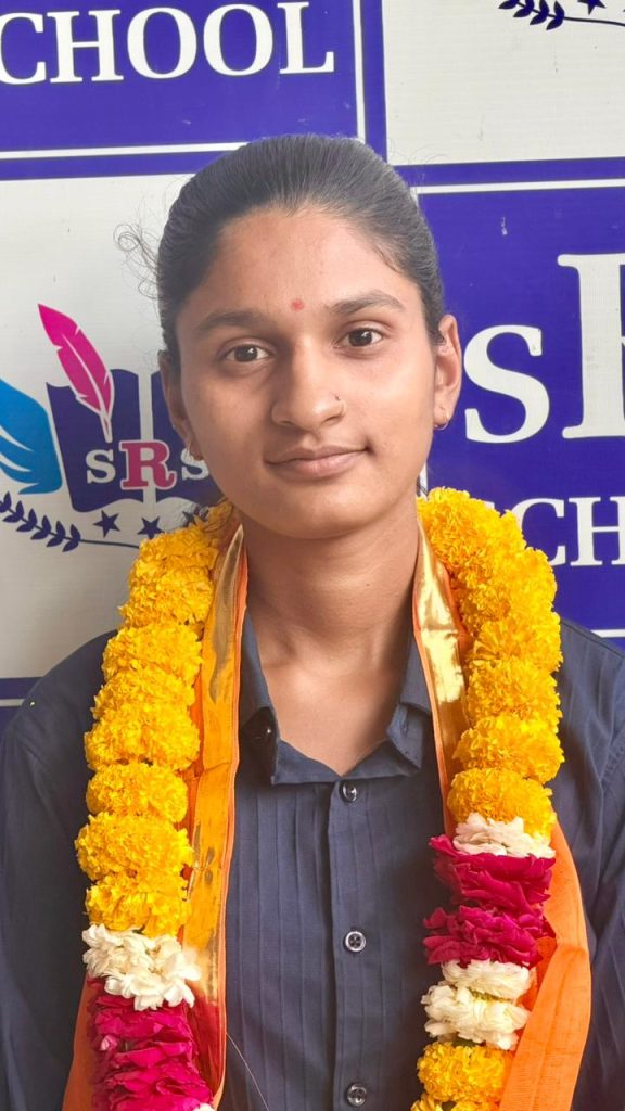 शिक्षा के शिखर पर गिरजा : 12वीं कला वर्ग में 98.2% अंक हासिल कर उदयपुर संभाग में किया टॉप, श्री राम स्कूल में जश्न