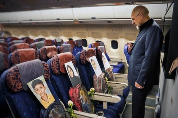 इस्लामाबाद में बातचीत की मेज पर मिनाब हमले का दर्द लेकर पहुंचे ईरानी स्पीकर