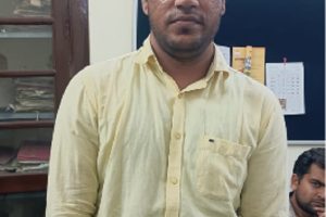 उदयपुर : बीमा विभाग का वरिष्ठ सहायक 1 लाख लेते गिरफ्तार, डेथ क्लेम पास करने के बदले मांग रहा था रिश्वत