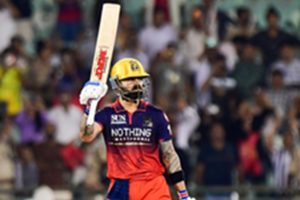 Virat Kohli Overtakes Abhishek Sharma in Orange Cap Race; Bhuvneshwar Kumar Holds Purple Cap