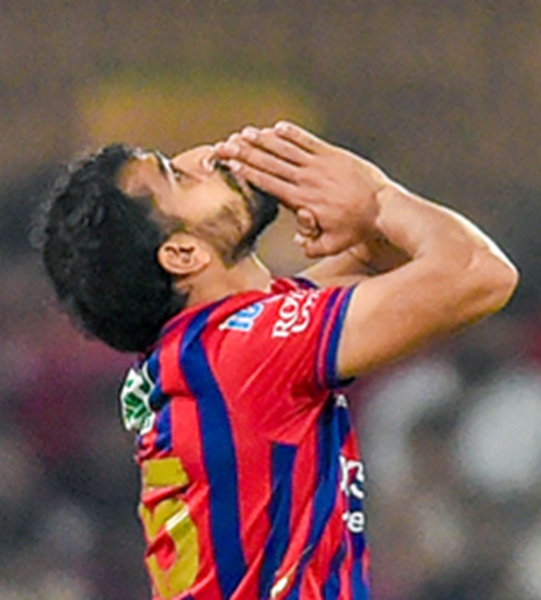 Virat Kohli’s Advice Helped Prince Yadav Dismiss Him for a Duck in IPL 2026