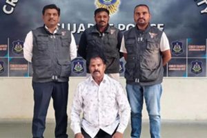 अहमदाबाद पुलिस का उदयपुर में बड़ा एक्शन : 1992 के राधिका जिमखाना हत्याकांड का दोषी और अब्दुल लतीफ़ गैंग का शार्पशूटर तस्लीम गिरफ़्तार