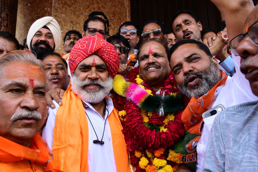 उदयपुर नगर निगम चुनाव : नामांकन का आख़िरी दिन, कैमरे का फ़ोकस और सियासत का मेयर कौन? डायलॉग
